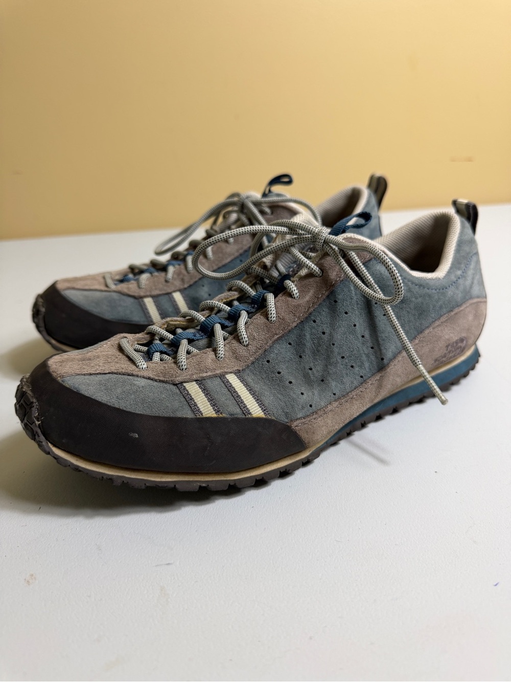 The North Face Suede Hiking Approach Shoes Blue Grey Women's Size 8.5 Gorpcore